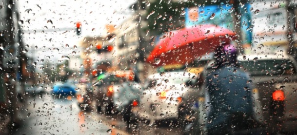 Sering kehujanan di Jalan? Berikut 7 Cara Memprediksi Hujan Secara Ilmiyah yang Harus Kamu Tahu!