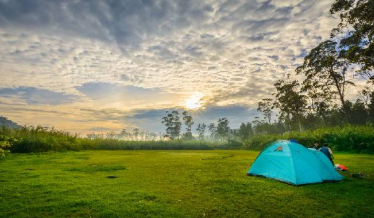 Sensasi Berkemah di Alam Asri, Nikmati Pesona Wisata Terbaru 2024 Bukit Saung Geulis