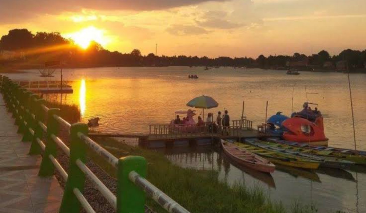 Spot Santai Terbaik Jambi, Simak Liburan Seru Wisata Terbaru 2024 Danau Sipin