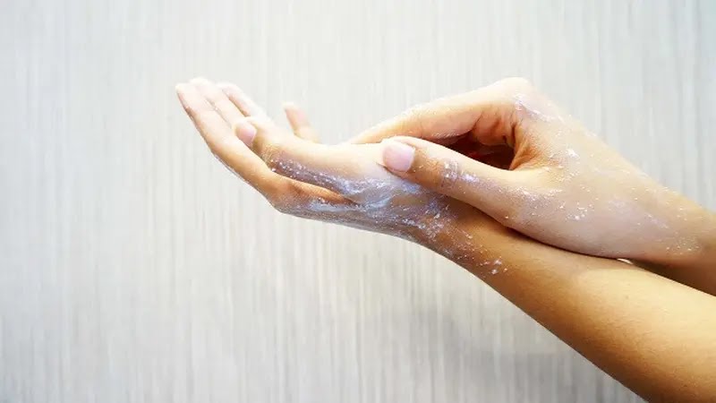 Tips Memutihkan Kulit Dengan Body Scrub Milik Brand Lokal? Dijamin Gak Bikin Kantong Kering Deh!