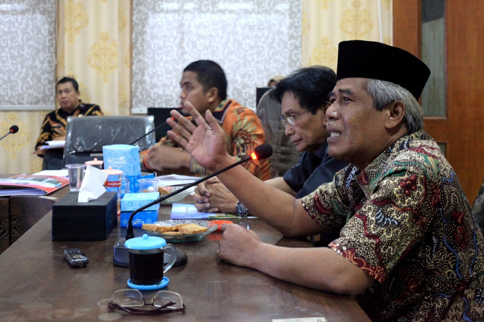 Batas Waktu Sampai 20 Desember 2023, Kontraktor Diminta Kebut Proyek Revitalisasi Pasar Randugunting