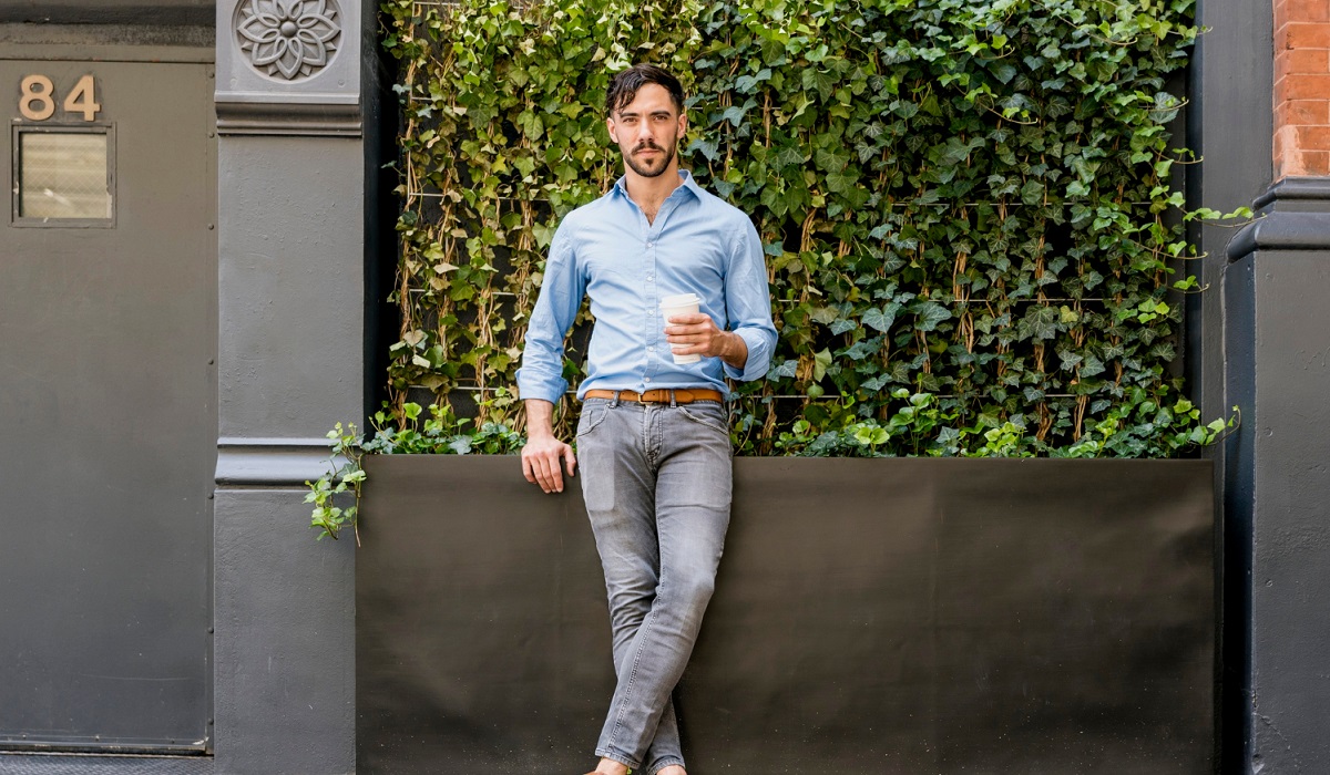 Tampil Santai dan Rapi, Simak 5 Kunci Penting Pria untuk Tampil dengan Busana Smart Casual Terbaik