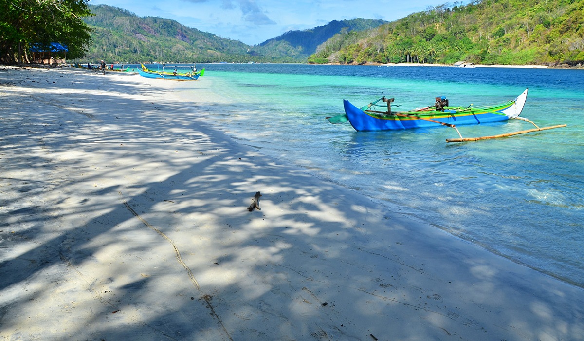 Wisata Seru Teluk Kiluan Lampung: Destinasi Menarik, Tiket Masuk, Jam Buka dan Lokasi Lengkap