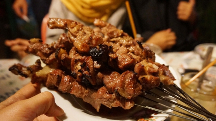 Jejak Kuliner Ikonik AADC jadi Rekomendasi Sate Klathak Jogja Terpopuler