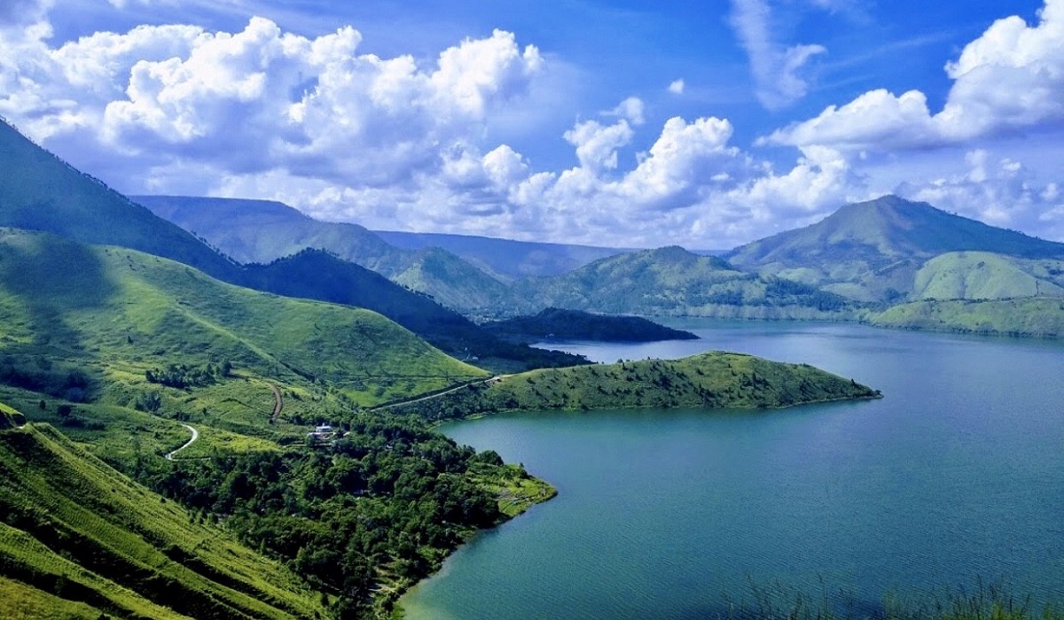 5 Wisata Bukit Seru dan Menarik Sekitar Danau Toba, Punya Lanskap Alam Indah Memukau