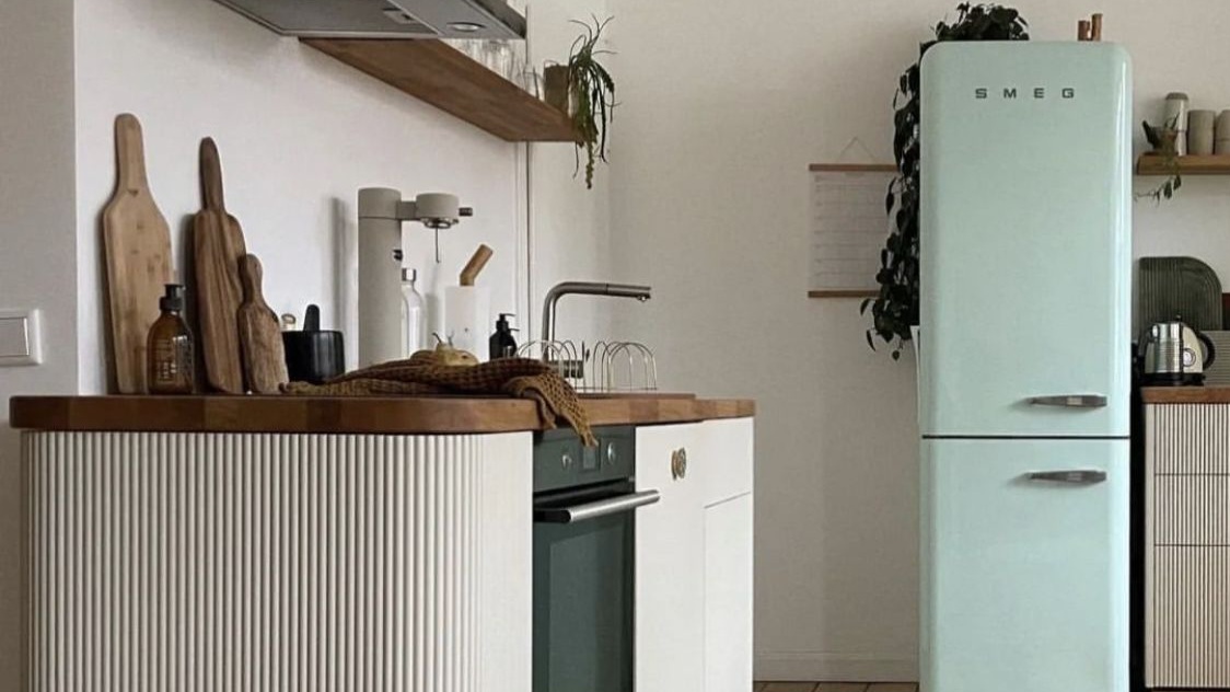 Kenali Kelebihan Merek Kulkas Terbaik Smeg, Desain Retro Nan Stylish