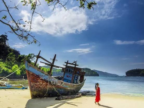 Pantai Tawang Pacitan, Wisata Terbaru 2024, Eksplore Pesona Hidden Gem Nan Estetik