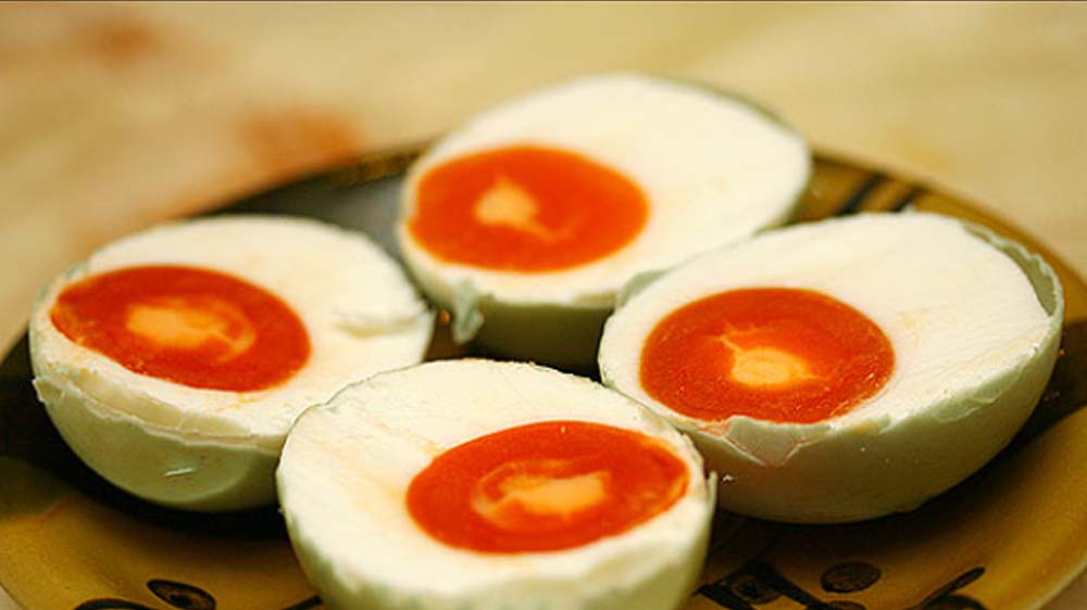 Jangan Takut Bila Kentutmu Bau Karna Makan Telur Asin! Ini 13  Manfaat yang Terkandung, Kamu Wajib Tau!