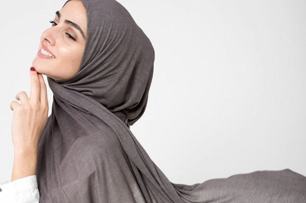 5 Style Hijab Pashmina untuk Wajah Bulat Agar Terlihat Tirus, Simak Lengkapnya