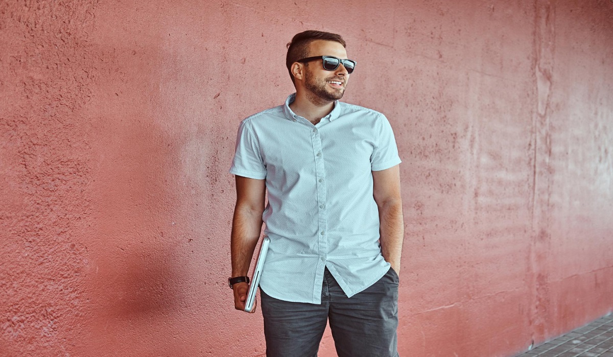 Buat Penampilan Selalu Trendi, Inilah 5 Model Kemeja Pria Kekinian Bikin Kamu Makin Percaya Diri