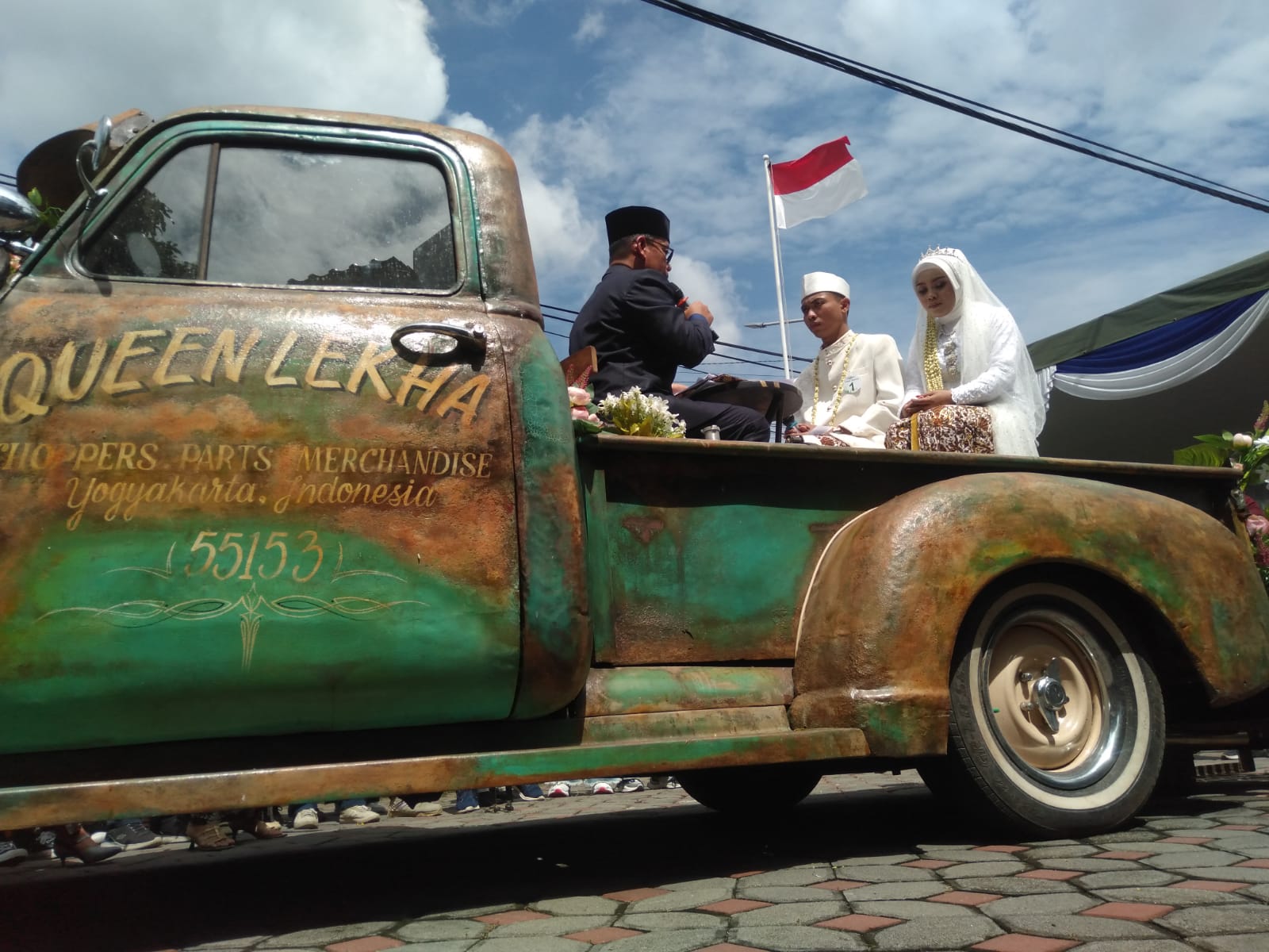 Sepekan Nikah Bareng Gratis di Bantul, Pasangan Pengantin Ijab Kabul di Mobil Legendaris Soekarno