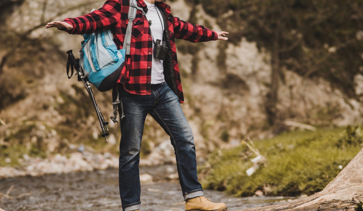 Jaga Estetika di Alam Bebas, Intip 5 Ide Outfit Pria Terbaik untuk Trekking dan Camping
