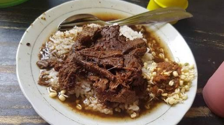 Menikmati Kelezatan Rawon Rosobo Jombang yang Bikin Ketagihan Sejak Suapan Pertama