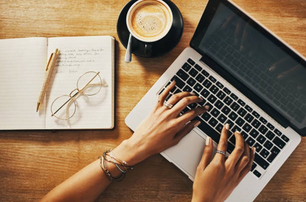 7 Aplikasi Terbaik untuk Menulis, Kembangkan Keterampilan Sekaligus Hasilkan Cuan Mulai Rp50 Ribu