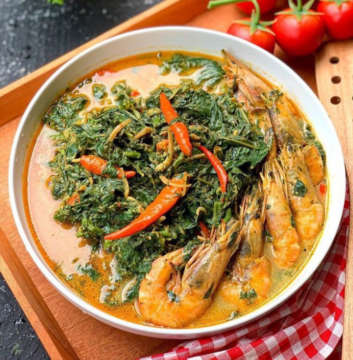 3 Resep Gulai Daun Singkong Khas Rumah Makan Padang Paling Simpel!