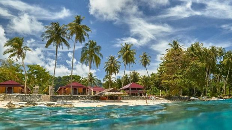 Destinasi Pesisir Keajaiban Laut hingga Surga Selancar, Ada Pulau Hinako dan Pulau Asu