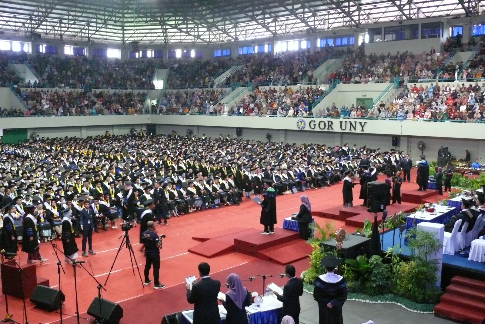 UNY Gelar Wisuda, 1.972 Mahasiswa Resmi Sandang Gelar Akademik