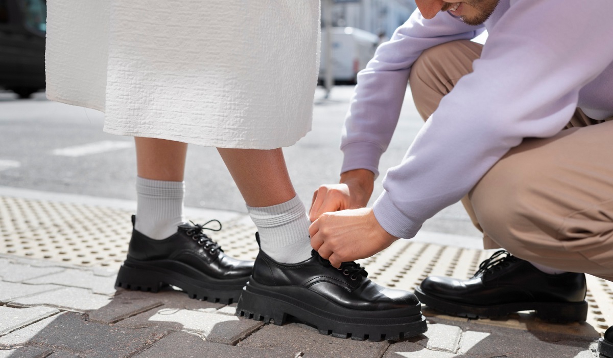 Buat Gayamu Makin Stand Out, Simak Rekomendasi Sepatu Docmart Terbaik untuk Pria dan Wanita Berikut Ini