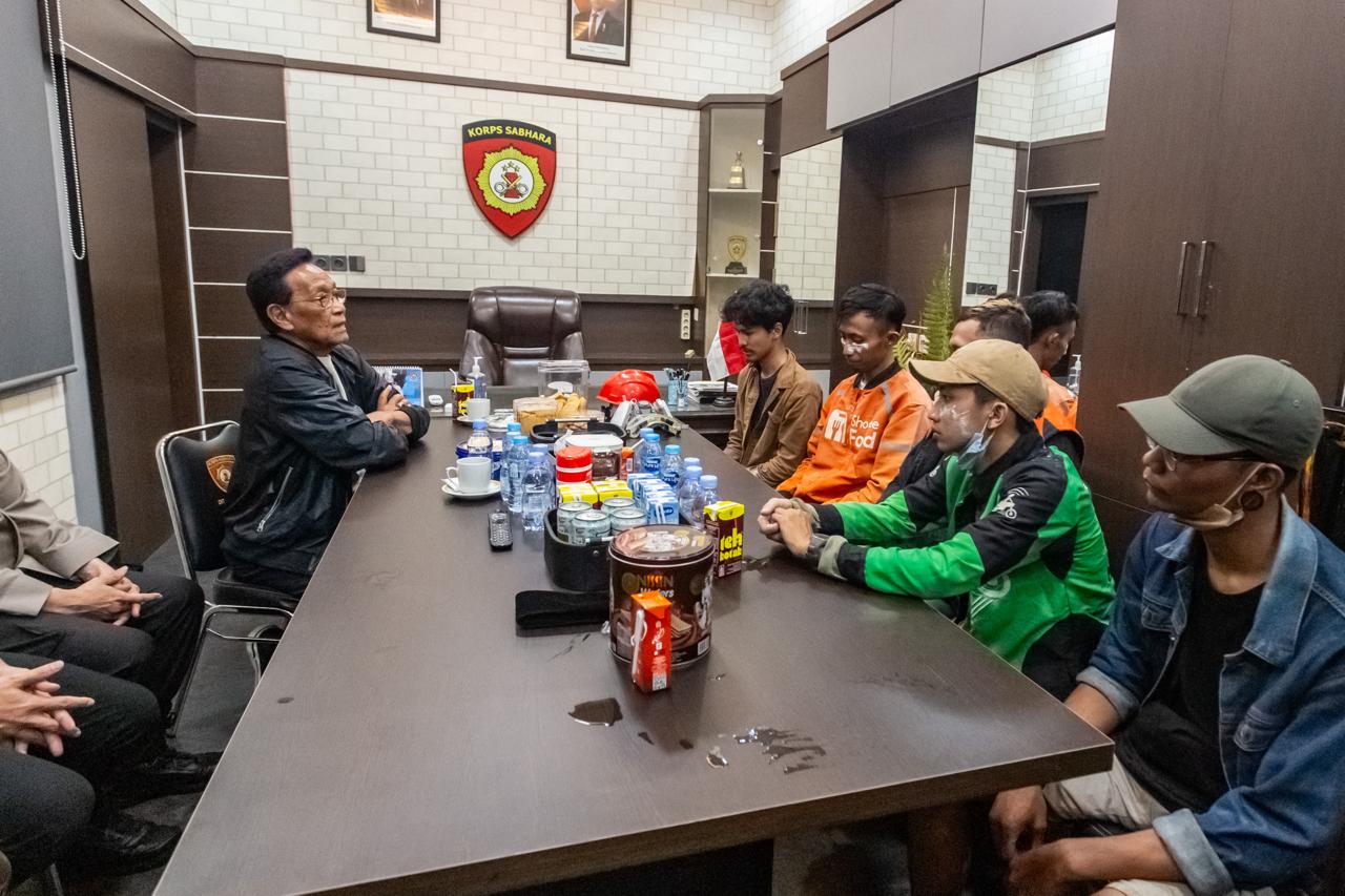 Sampaikan Aspirasi dan Tuntutan, Massa Aksi Temui Sri Sultan di Mapolda DIY 