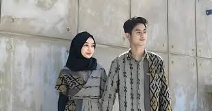 Inspirasi Outfit Fashion Kondangan Couple Terbaru 2025, Tampil Serasi Kekinian Dan Makin Berkesan