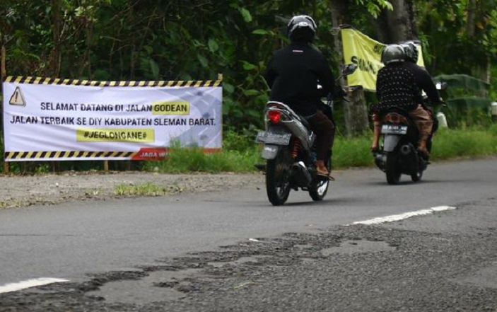 Pemda DIY Segera Perbaiki Ruas Jalan Rusak di Godean Sleman