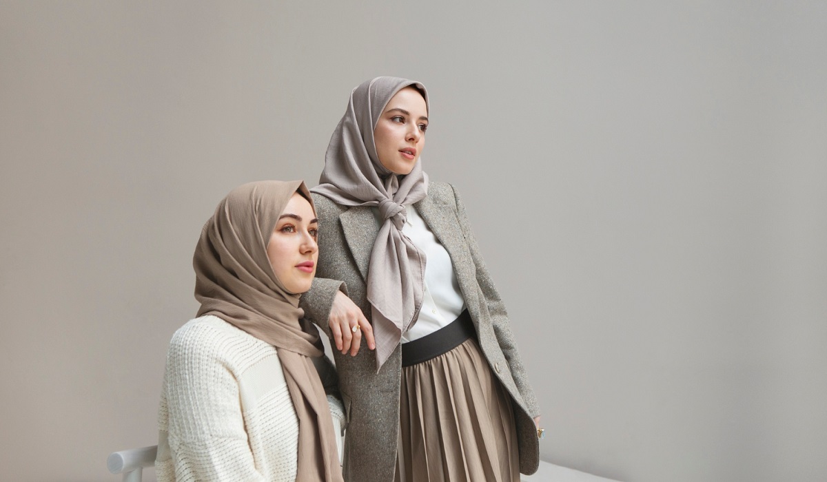 7 Ide Monokrom Outfit untuk Para Hijabers yang Trendi untuk Lengkapi Tampilanmu, Simak Daftarnya Disini