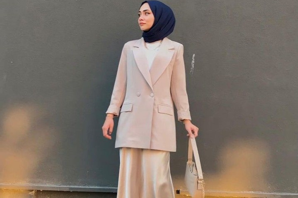 Rekomendasi Blazer Panjang Wanita dari Berbagai Merek, Siap Tampil Elegan Dimana Saja