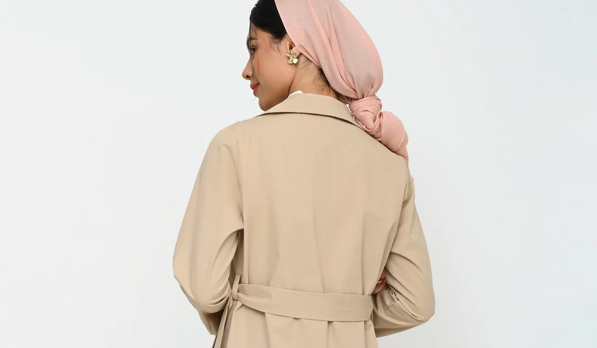 4 Pilihan Trench Coat Berkualitas dari Brand Lokal untuk Paduan Busana Musim Hujan, Simak Disini