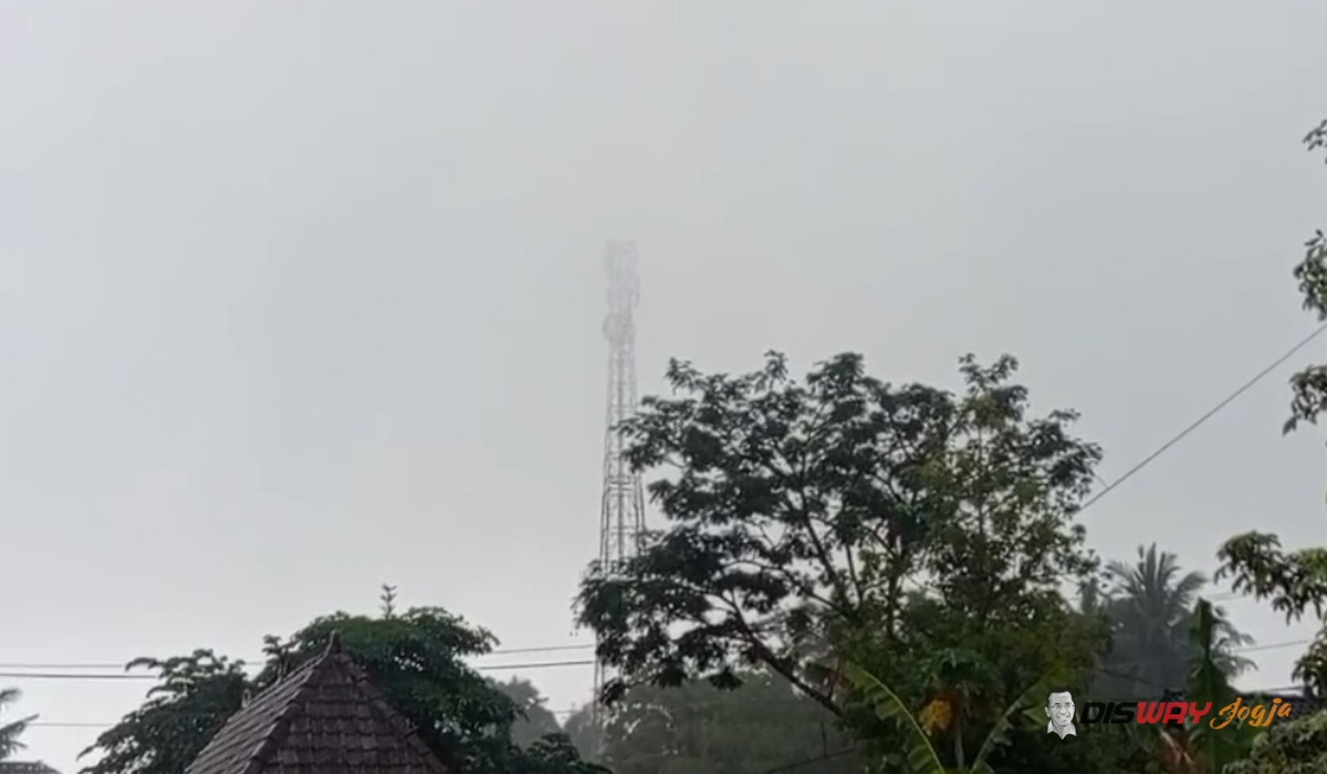 Hujan Berpotensi Guyur DIY, Pemotor Diminta Siapkan Mantel dan Waspada Jalan Licin