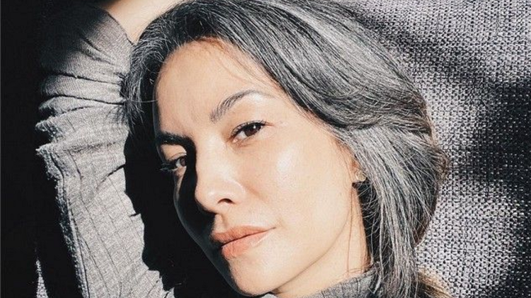 Masih Muda Rambut Beruban Wajar Gak Sih? Yuk Simak Penyebab dan Perawatannya