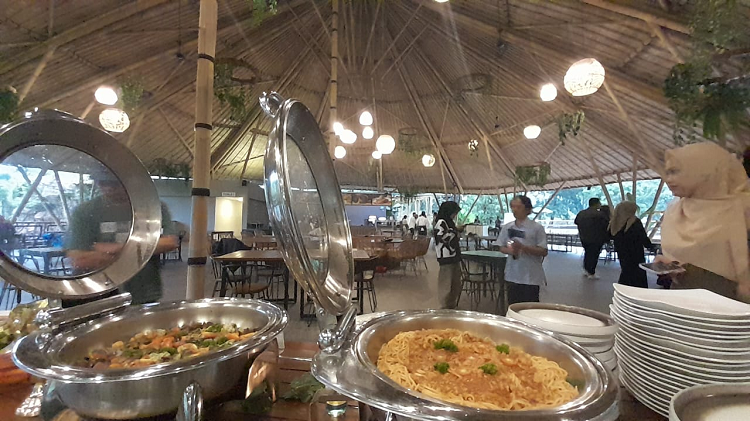 Menikmati Senja di Solo Safari Lewat Paket Buka Puasa, dan Pengalaman Unik Bersama Satwa