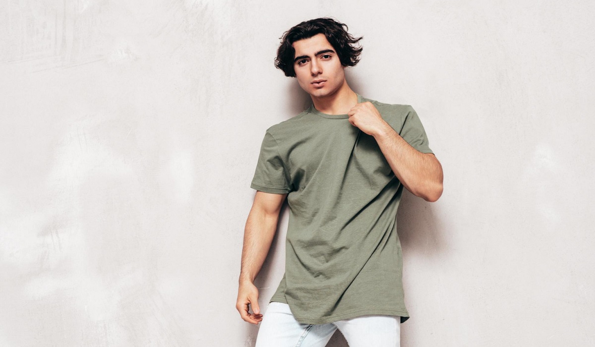 6 Model Kaos Pria Terkini di 2025: Buat Penampilan Lebih Menonjol dan Memukau