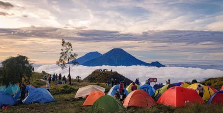 Libur Lebaran di Gunung Prau? Nikmati Wisata Terbaru 2024 dan Pemandangan Spektakuler, Simak Tips Lengkapnya