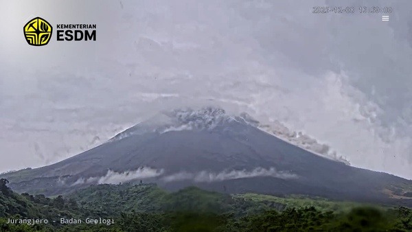 Awan Panas Guguran 131 Detik di Merapi, Hujan di Lereng Selatan Makin Intens