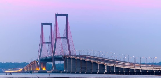 Wisata Sejarah Suramadu: Mengungkap Jejak Peradaban Di Jembatan Merah Putih