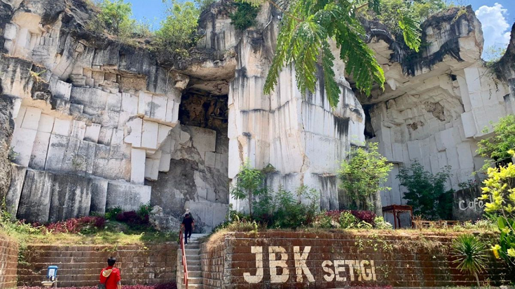 Menjelajahi Pesona Wisata Gresik Destinasi Keluarga di Masa Libur Lebaran