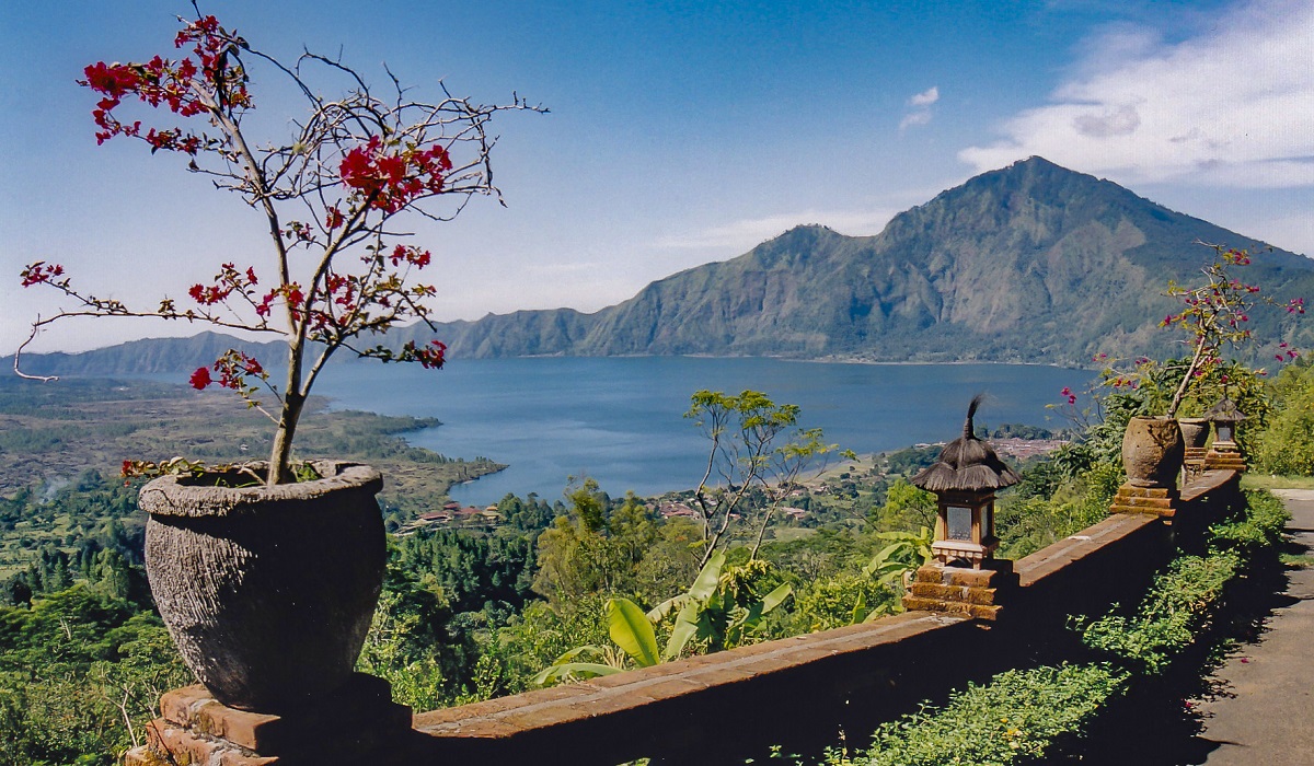 4 Pilihan Wisata Danau Menarik di Bali, Panorama Indahnya Tak Kalah dengan Destinasi Pantai