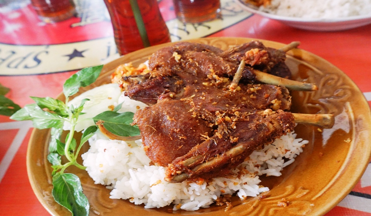 Pengalaman Bersantap Tak Terlupakan, Ini Dia 6 Kuliner Menarik dari Madura Paling Menggugah Selera