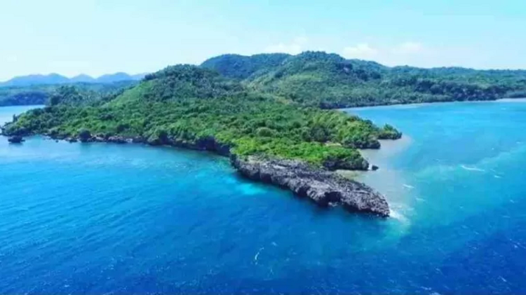 Destinasi Wisata Eksklusif Tersembunyi di Tengah Laut Jawa, Simak Ulasan Lengkapnya Berikut Ini