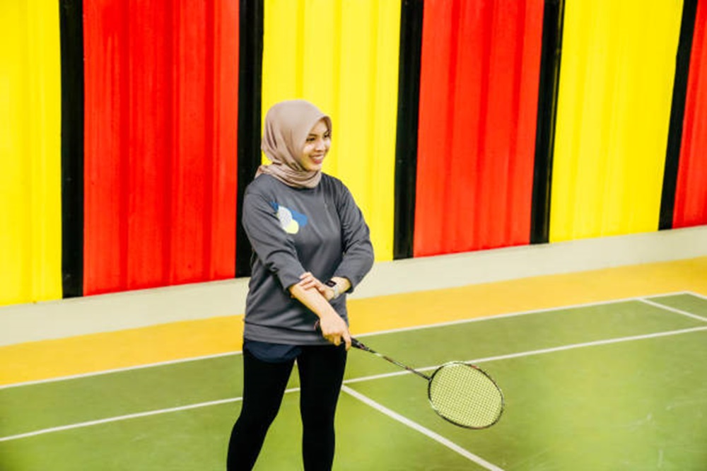 Inspirasi Outfit Badminton Wanita Hijab yang Nyaman, Tetap Tampil Stylish di Lapangan