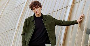 Ide Paduan Style Fashion Kaos Oversized Cowok, Gaya kekinian Dijamin Cool Dan Trendi