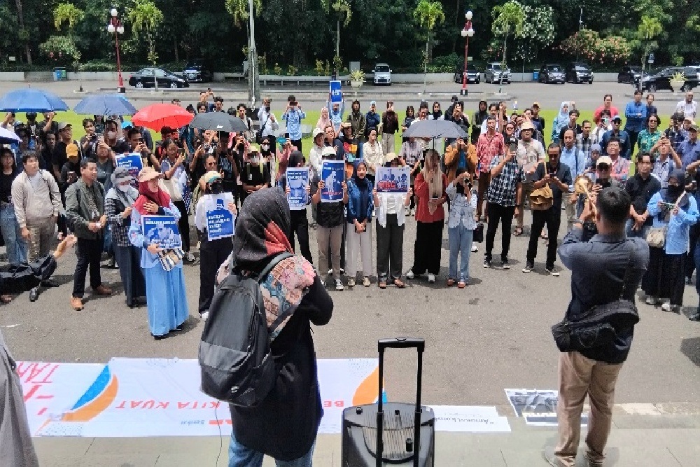 Tuntut Pencairan Tukin, Dosen Hingga Mahasiswa UGM Gelar Aksi Demo