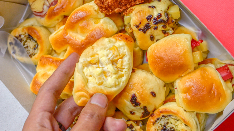 Toko Oleh-Oleh Ikonik dan Viral dari Bogor, Paling Legendaris Si Roti Unyil Simak Referensi Lengkapnya