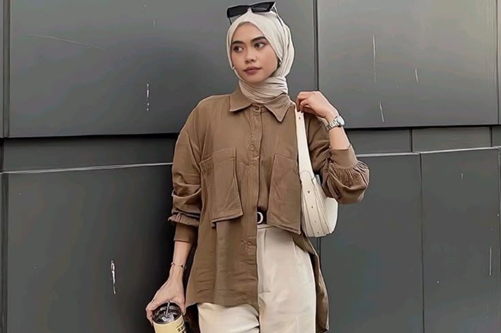 Ide Padanan Warna Hijab untuk Baju Cokelat Tua, Tampak Serasi Anti Membosankan