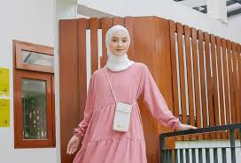 Rekomendasi Model Midi Dress Hijab Kekinian 2025, Tampil Cantik dan Modis Bikin Pangling