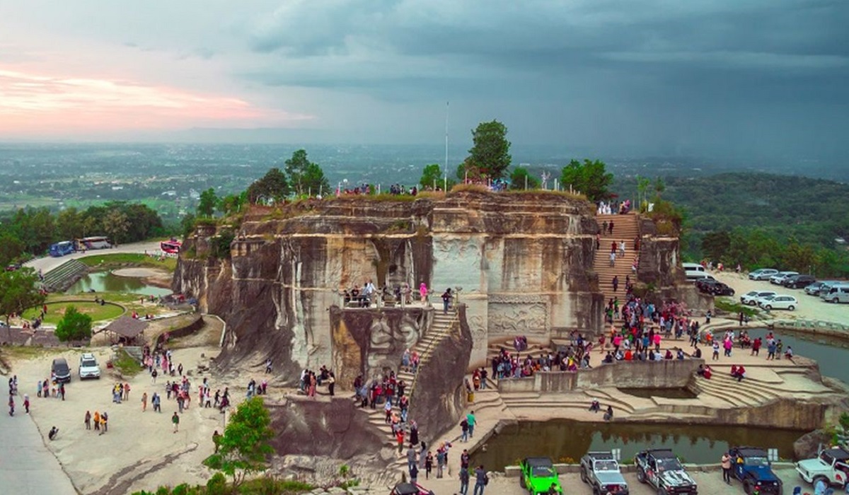 Dari Puncak Tebing hingga Gumuk Pasir, Simak 7 Wisata Geoheritage di Jogja Tawarkan Panorama Unik