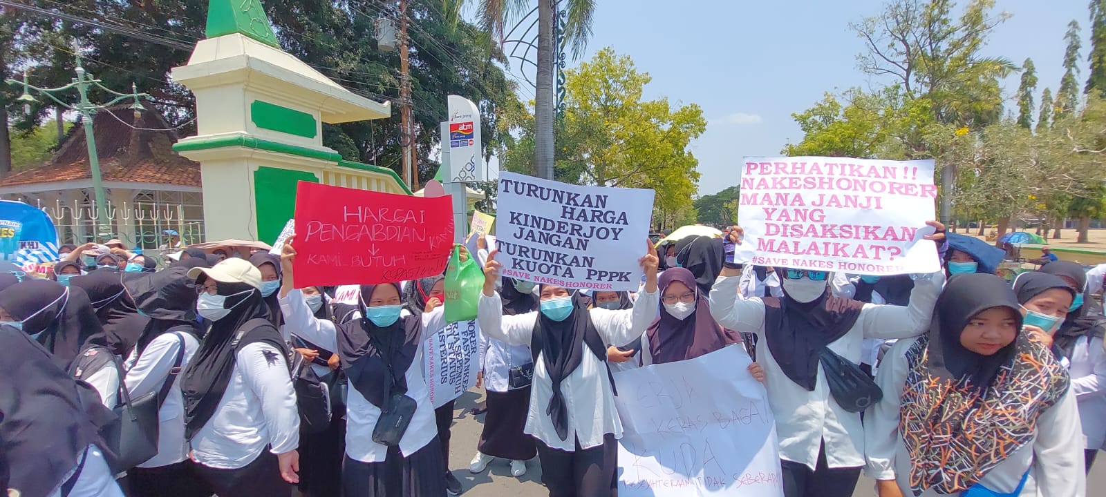 Dianaktirikan, Ratusan Nakes Kabupaten Tegal Kembali Gelar Aksi Demo Kantor Bupati