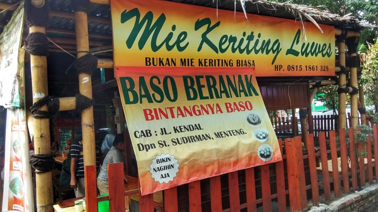 Menilik Surga Kuliner Makan Siang Hemat dan Nikmat di Kawasan Stasiun Sudirman