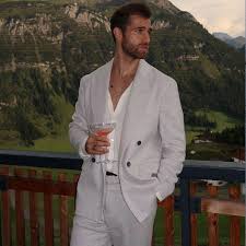 Gaya Busana Cowok Dengan Nuansa Old Money, Tampil Klasik Kekinian Berkelas 