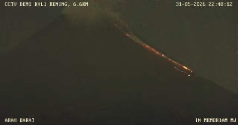  Awan Panas Guguran Meluncur 1 Kilometer dari Puncak Merapi Minggu Malam, Status Masih Siaga 